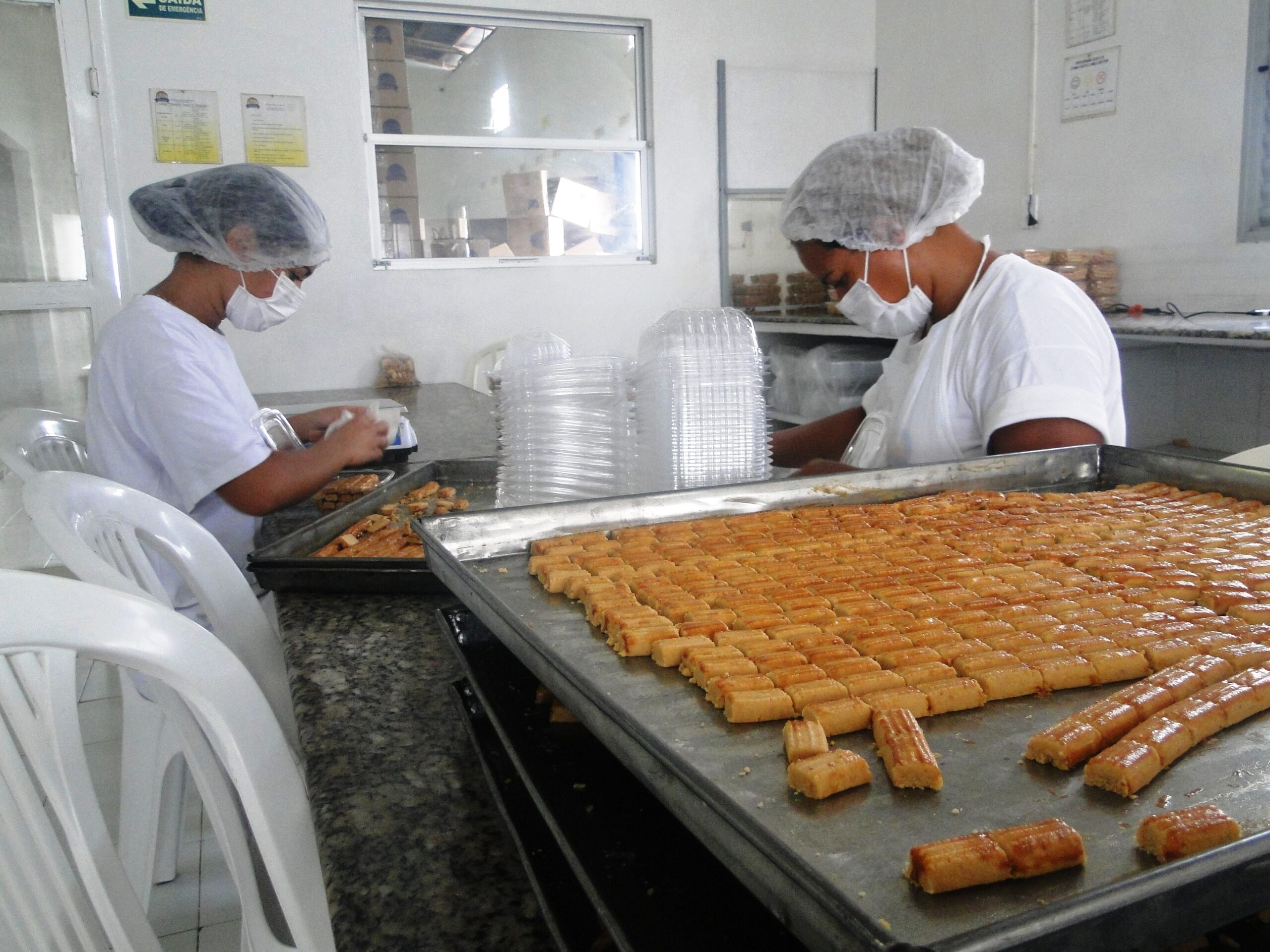 Empresa alagoana produz mais de 60 mil pacotes de biscoitos por mês